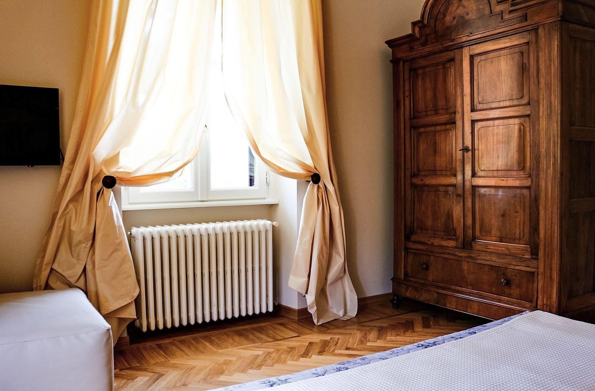 Villa Chiara B&B Biandronno Eksteriør bilde